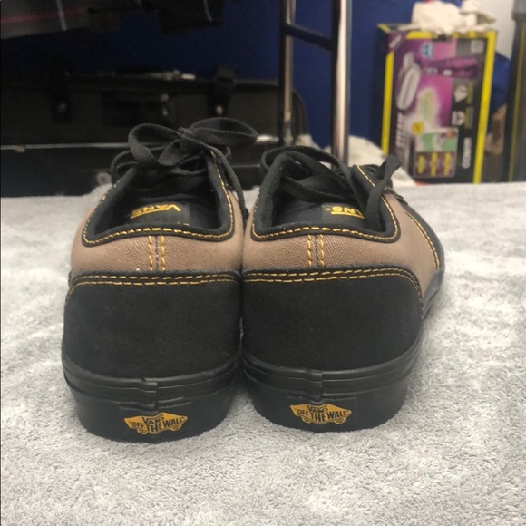 Vans Black and Tan Atwood Sneakers with Classic Skate Design - Picture 5 of 5